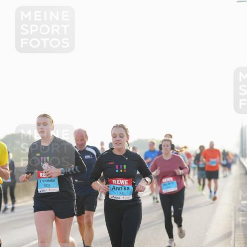 03.10.2026 - Köhlbrandbrückenlauf LAZAROV Photography http://msf.ph/oto/10700797 03.10.2026 09:23:50 Position 3 1905, 1906 meine-sportfotos.de