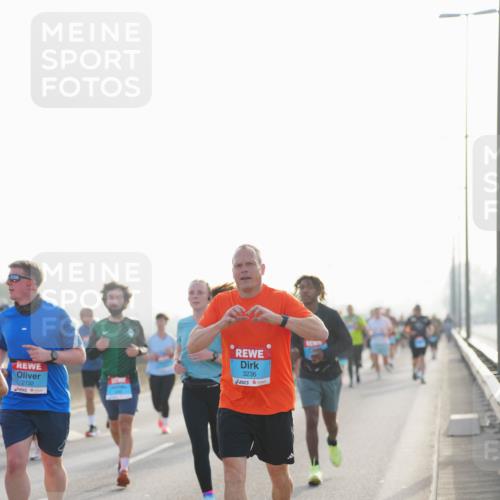 03.10.2026 - Köhlbrandbrückenlauf LAZAROV Photography http://msf.ph/oto/10700830 03.10.2026 09:23:55 Position 3 2732, 3236 meine-sportfotos.de