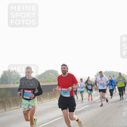 03.10.2026 - Köhlbrandbrückenlauf LAZAROV Photography http://msf.ph/oto/10700863 03.10.2026 09:24:00 Position 3 3840, 2727 meine-sportfotos.de