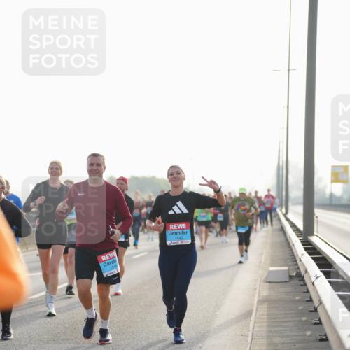 03.10.2026 - Köhlbrandbrückenlauf LAZAROV Photography http://msf.ph/oto/10700909 03.10.2026 09:24:08 Position 3 1544, 1543 meine-sportfotos.de