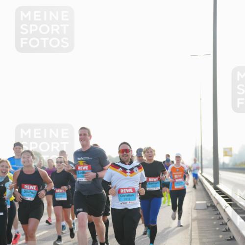 03.10.2026 - Köhlbrandbrückenlauf LAZAROV Photography http://msf.ph/oto/10701010 03.10.2026 09:24:26 Position 3 1980, 288, 2812 meine-sportfotos.de