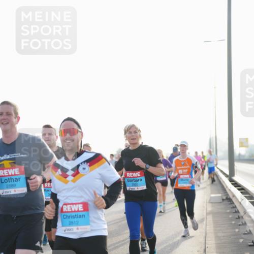 03.10.2026 - Köhlbrandbrückenlauf LAZAROV Photography http://msf.ph/oto/10701019 03.10.2026 09:24:27 Position 3 2889, 31, 2812, 2855 meine-sportfotos.de