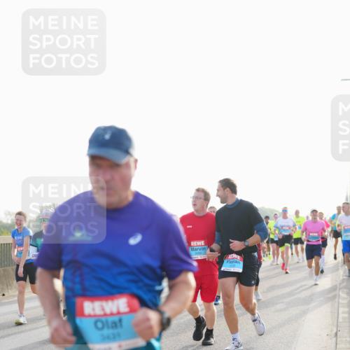 03.10.2026 - Köhlbrandbrückenlauf LAZAROV Photography http://msf.ph/oto/10701055 03.10.2026 09:24:32 Position 3 3000 meine-sportfotos.de