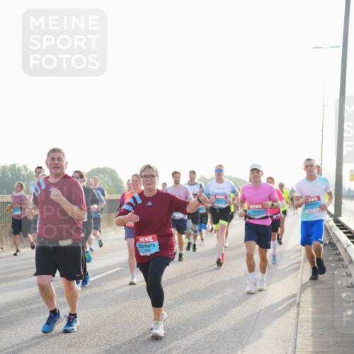 03.10.2026 - Köhlbrandbrückenlauf LAZAROV Photography http://msf.ph/oto/10701069 03.10.2026 09:24:35 Position 3 1935 meine-sportfotos.de
