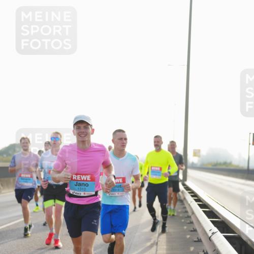 03.10.2026 - Köhlbrandbrückenlauf LAZAROV Photography http://msf.ph/oto/10701081 03.10.2026 09:24:37 Position 3 1312, 1313 meine-sportfotos.de