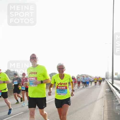03.10.2026 - Köhlbrandbrückenlauf LAZAROV Photography http://msf.ph/oto/10701107 03.10.2026 09:24:41 Position 3 1180, 2033 meine-sportfotos.de