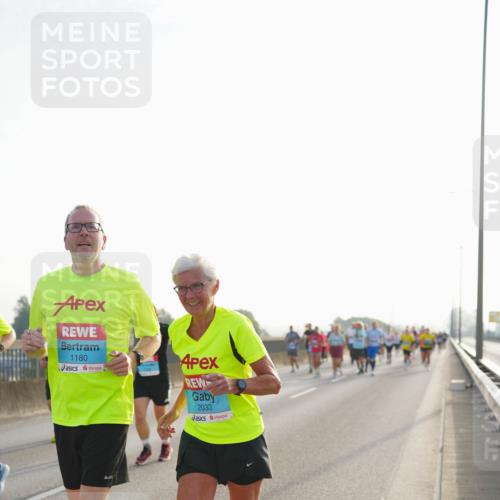 03.10.2026 - Köhlbrandbrückenlauf LAZAROV Photography http://msf.ph/oto/10701110 03.10.2026 09:24:42 Position 3 1180, 2033 meine-sportfotos.de