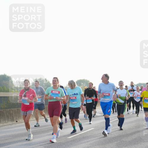 03.10.2026 - Köhlbrandbrückenlauf LAZAROV Photography http://msf.ph/oto/10701127 03.10.2026 09:24:47 Position 3  meine-sportfotos.de