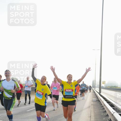03.10.2026 - Köhlbrandbrückenlauf LAZAROV Photography http://msf.ph/oto/10701145 03.10.2026 09:24:50 Position 3 1192, 1193 meine-sportfotos.de