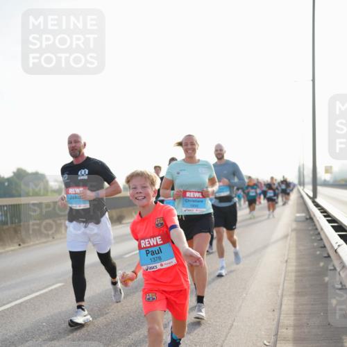 03.10.2026 - Köhlbrandbrückenlauf LAZAROV Photography http://msf.ph/oto/10701199 03.10.2026 09:24:56 Position 3 1853, 1378, 1856 meine-sportfotos.de