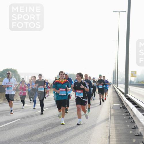 03.10.2026 - Köhlbrandbrückenlauf LAZAROV Photography http://msf.ph/oto/10701228 03.10.2026 09:25:00 Position 3 24, 2032 meine-sportfotos.de