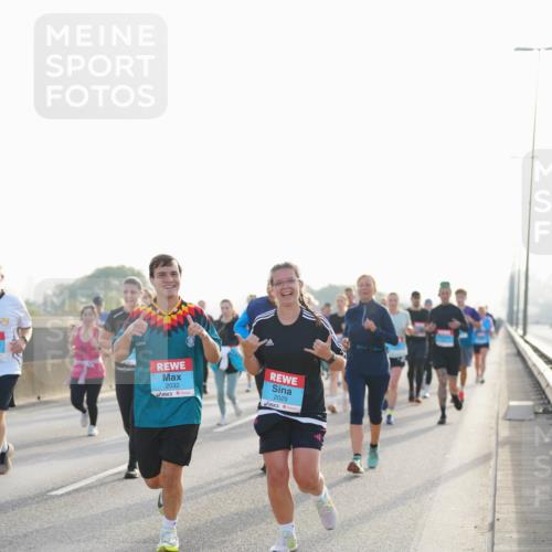 03.10.2026 - Köhlbrandbrückenlauf LAZAROV Photography http://msf.ph/oto/10701244 03.10.2026 09:25:01 Position 3 29, 2032, 2029 meine-sportfotos.de