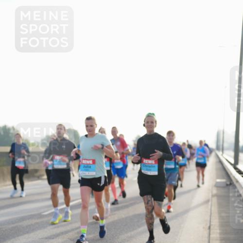 03.10.2026 - Köhlbrandbrückenlauf LAZAROV Photography http://msf.ph/oto/10701274 03.10.2026 09:25:05 Position 3  meine-sportfotos.de