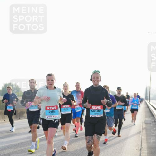 03.10.2026 - Köhlbrandbrückenlauf LAZAROV Photography http://msf.ph/oto/10701278 03.10.2026 09:25:05 Position 3 2541, 3548 meine-sportfotos.de
