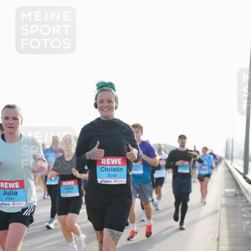 03.10.2026 - Köhlbrandbrückenlauf LAZAROV Photography http://msf.ph/oto/10701280 03.10.2026 09:25:06 Position 3 2541, 3548 meine-sportfotos.de