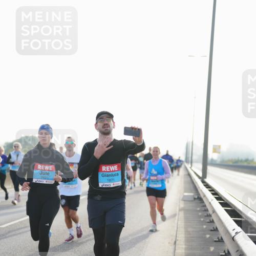 03.10.2026 - Köhlbrandbrückenlauf LAZAROV Photography http://msf.ph/oto/10701288 03.10.2026 09:25:08 Position 3 3451, 1871 meine-sportfotos.de