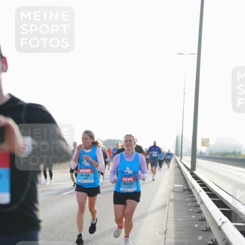03.10.2026 - Köhlbrandbrückenlauf LAZAROV Photography http://msf.ph/oto/10701291 03.10.2026 09:25:09 Position 3 1429, 1428 meine-sportfotos.de