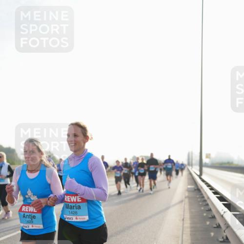 03.10.2026 - Köhlbrandbrückenlauf LAZAROV Photography http://msf.ph/oto/10701301 03.10.2026 09:25:11 Position 3 1429, 1428 meine-sportfotos.de