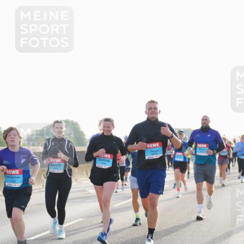 03.10.2026 - Köhlbrandbrückenlauf LAZAROV Photography http://msf.ph/oto/10701307 03.10.2026 09:25:13 Position 3 3149, 1385, 1386, 3800 meine-sportfotos.de