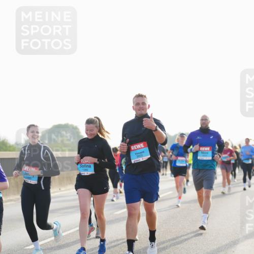 03.10.2026 - Köhlbrandbrückenlauf LAZAROV Photography http://msf.ph/oto/10701309 03.10.2026 09:25:14 Position 3 1385, 1386, 3800 meine-sportfotos.de