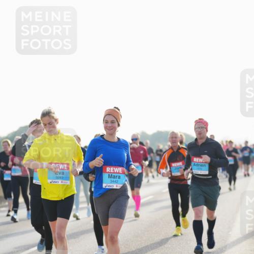 03.10.2026 - Köhlbrandbrückenlauf LAZAROV Photography http://msf.ph/oto/10701355 03.10.2026 09:25:23 Position 3 3283, 3442, 1670 meine-sportfotos.de