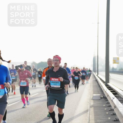 03.10.2026 - Köhlbrandbrückenlauf LAZAROV Photography http://msf.ph/oto/10701357 03.10.2026 09:25:24 Position 3 1670 meine-sportfotos.de