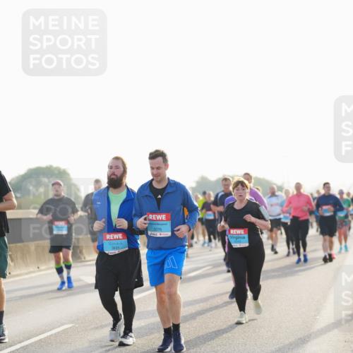 03.10.2026 - Köhlbrandbrückenlauf LAZAROV Photography http://msf.ph/oto/10701375 03.10.2026 09:25:29 Position 3 3831, 3076 meine-sportfotos.de