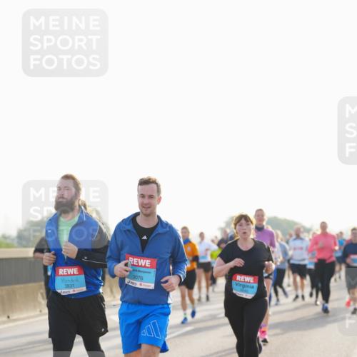 03.10.2026 - Köhlbrandbrückenlauf LAZAROV Photography http://msf.ph/oto/10701380 03.10.2026 09:25:30 Position 3 3831, 3076 meine-sportfotos.de