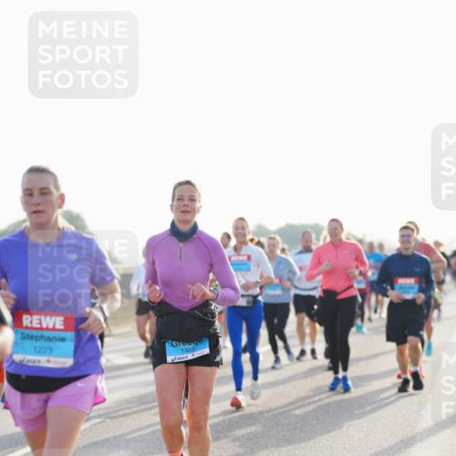 03.10.2026 - Köhlbrandbrückenlauf LAZAROV Photography http://msf.ph/oto/10701389 03.10.2026 09:25:33 Position 3 1223, 1323 meine-sportfotos.de