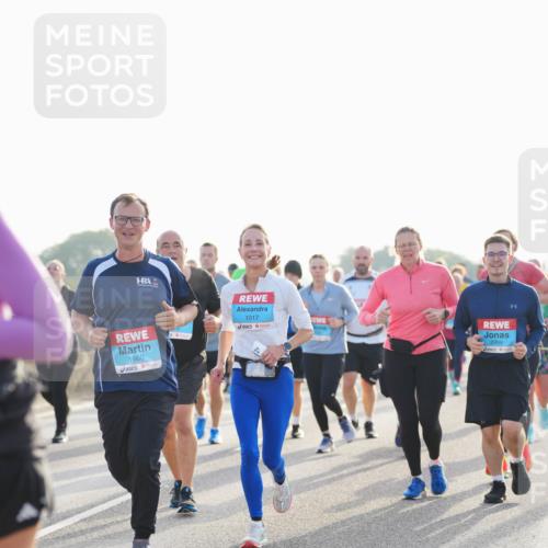 03.10.2026 - Köhlbrandbrückenlauf LAZAROV Photography http://msf.ph/oto/10701395 03.10.2026 09:25:35 Position 3 1017, 1660, 2959 meine-sportfotos.de