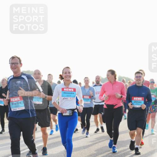 03.10.2026 - Köhlbrandbrückenlauf LAZAROV Photography http://msf.ph/oto/10701397 03.10.2026 09:25:35 Position 3 1660, 1017, 1016, 2959 meine-sportfotos.de