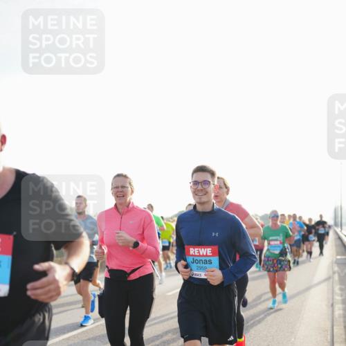 03.10.2026 - Köhlbrandbrückenlauf LAZAROV Photography http://msf.ph/oto/10701412 03.10.2026 09:25:38 Position 3 2959 meine-sportfotos.de
