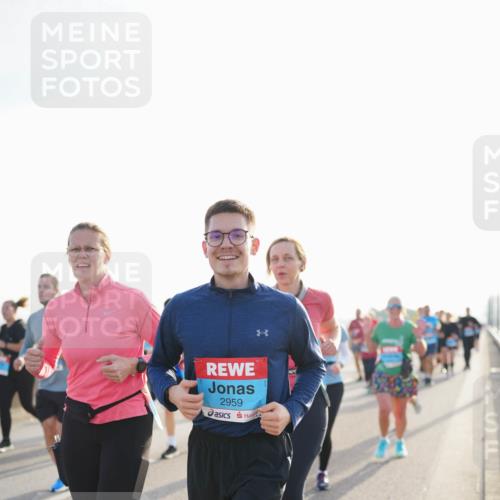 03.10.2026 - Köhlbrandbrückenlauf LAZAROV Photography http://msf.ph/oto/10701413 03.10.2026 09:25:39 Position 3 2959 meine-sportfotos.de