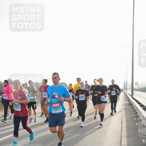 03.10.2026 - Köhlbrandbrückenlauf LAZAROV Photography http://msf.ph/oto/10701426 03.10.2026 09:25:42 Position 3 151, 17, 3350 meine-sportfotos.de