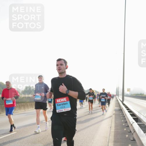 03.10.2026 - Köhlbrandbrückenlauf LAZAROV Photography http://msf.ph/oto/10701440 03.10.2026 09:25:45 Position 3 1914 meine-sportfotos.de