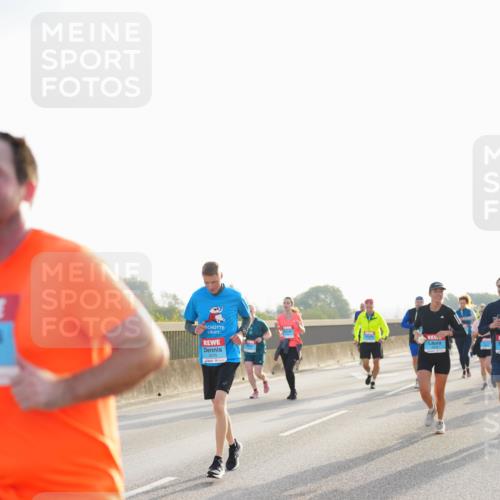 03.10.2026 - Köhlbrandbrückenlauf LAZAROV Photography http://msf.ph/oto/10701442 03.10.2026 09:25:47 Position 3  meine-sportfotos.de