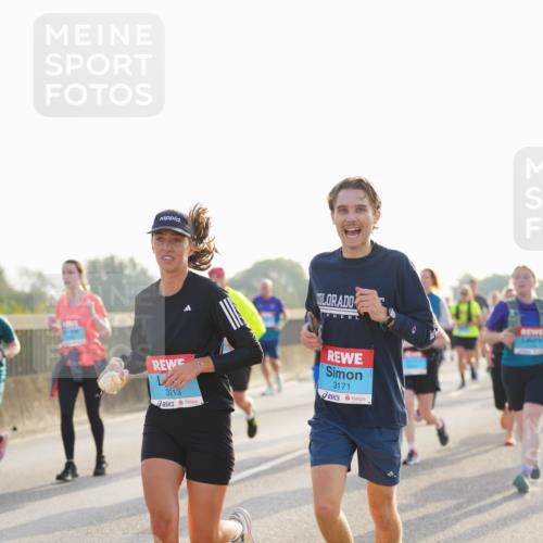03.10.2026 - Köhlbrandbrückenlauf LAZAROV Photography http://msf.ph/oto/10701447 03.10.2026 09:25:49 Position 3 3213, 3171 meine-sportfotos.de