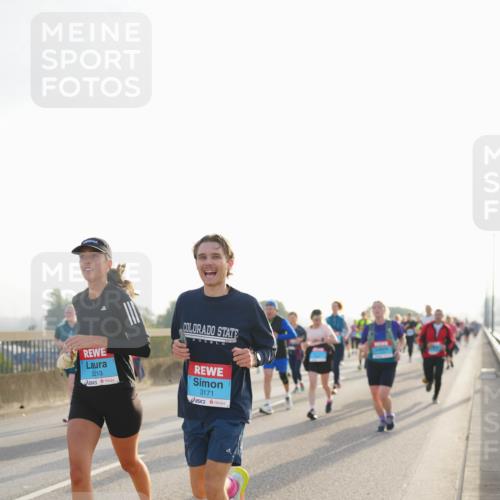 03.10.2026 - Köhlbrandbrückenlauf LAZAROV Photography http://msf.ph/oto/10701449 03.10.2026 09:25:49 Position 3 3213, 3171 meine-sportfotos.de