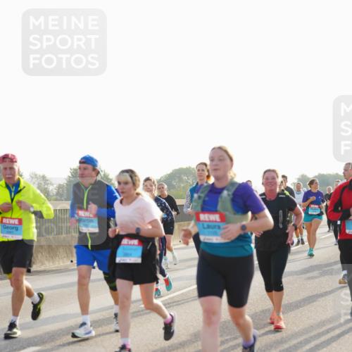 03.10.2026 - Köhlbrandbrückenlauf LAZAROV Photography http://msf.ph/oto/10701452 03.10.2026 09:25:51 Position 3  meine-sportfotos.de