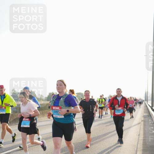 03.10.2026 - Köhlbrandbrückenlauf LAZAROV Photography http://msf.ph/oto/10701453 03.10.2026 09:25:52 Position 3 3854, 1125 meine-sportfotos.de