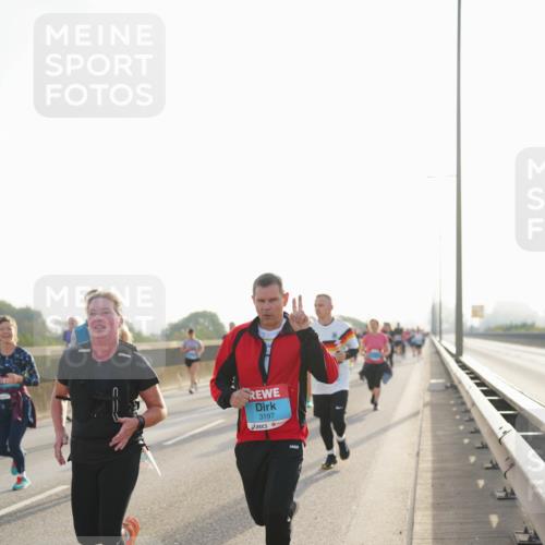 03.10.2026 - Köhlbrandbrückenlauf LAZAROV Photography http://msf.ph/oto/10701458 03.10.2026 09:25:53 Position 3 3197 meine-sportfotos.de