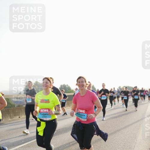03.10.2026 - Köhlbrandbrückenlauf LAZAROV Photography http://msf.ph/oto/10701467 03.10.2026 09:25:56 Position 3 2358, 2779 meine-sportfotos.de