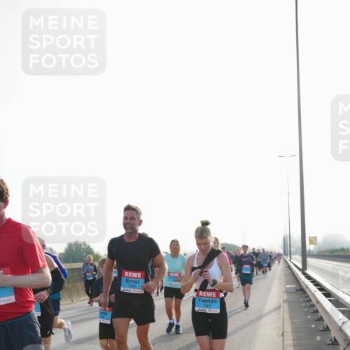 03.10.2026 - Köhlbrandbrückenlauf LAZAROV Photography http://msf.ph/oto/10701503 03.10.2026 09:26:05 Position 3 1059, 1061 meine-sportfotos.de
