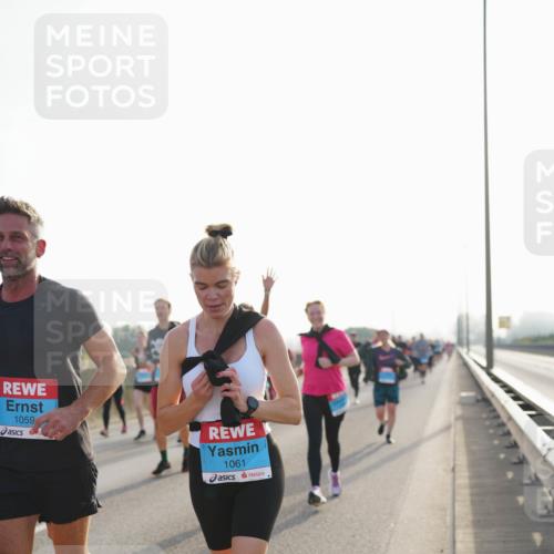 03.10.2026 - Köhlbrandbrückenlauf LAZAROV Photography http://msf.ph/oto/10701505 03.10.2026 09:26:06 Position 3 1059, 1061 meine-sportfotos.de