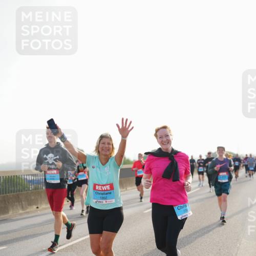 03.10.2026 - Köhlbrandbrückenlauf LAZAROV Photography http://msf.ph/oto/10701509 03.10.2026 09:26:07 Position 3 1862, 239 meine-sportfotos.de