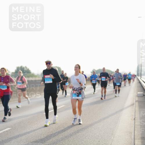 03.10.2026 - Köhlbrandbrückenlauf LAZAROV Photography http://msf.ph/oto/10701519 03.10.2026 09:26:11 Position 3  meine-sportfotos.de
