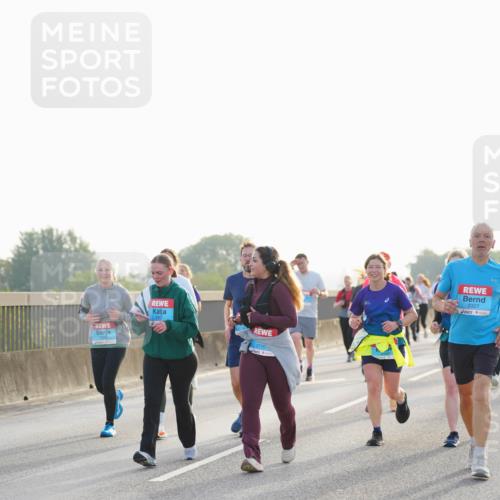 03.10.2026 - Köhlbrandbrückenlauf LAZAROV Photography http://msf.ph/oto/10701550 03.10.2026 09:26:20 Position 3 2770, 3327 meine-sportfotos.de