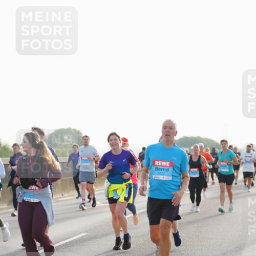 03.10.2026 - Köhlbrandbrückenlauf LAZAROV Photography http://msf.ph/oto/10701554 03.10.2026 09:26:21 Position 3 2770, 3327 meine-sportfotos.de
