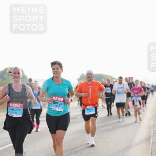03.10.2026 - Köhlbrandbrückenlauf LAZAROV Photography http://msf.ph/oto/10701574 03.10.2026 09:26:25 Position 3 1436, 1435 meine-sportfotos.de