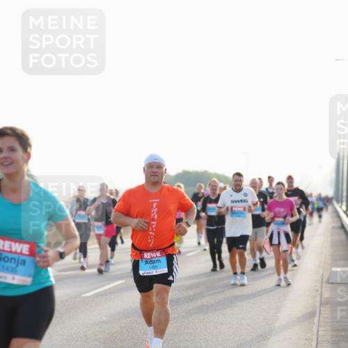 03.10.2026 - Köhlbrandbrückenlauf LAZAROV Photography http://msf.ph/oto/10701578 03.10.2026 09:26:26 Position 3 1435, 1405 meine-sportfotos.de